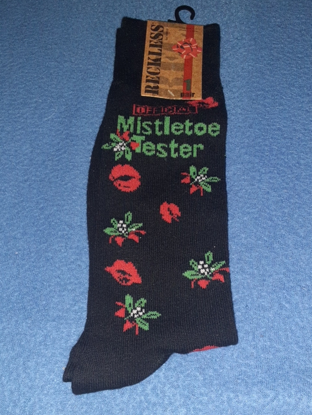 Mistletoe Kisser Men's Black Crew Socks by